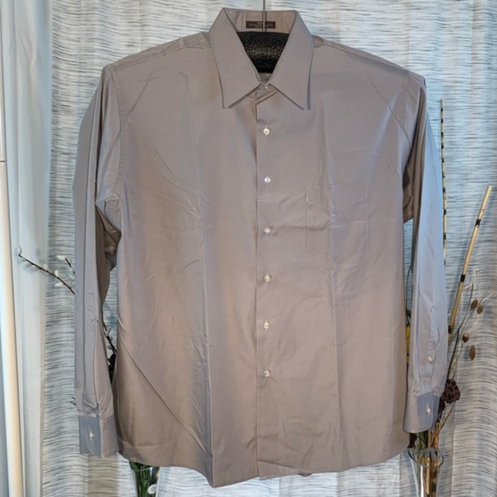 Arrow NWOT gray button down dress shirt.